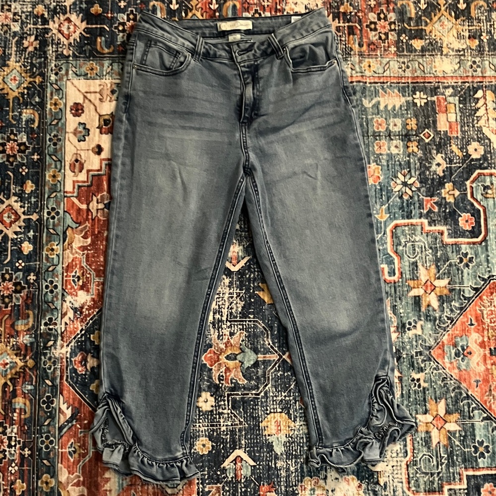 Elegant Blue Ruffle Hem Cropped Jeans